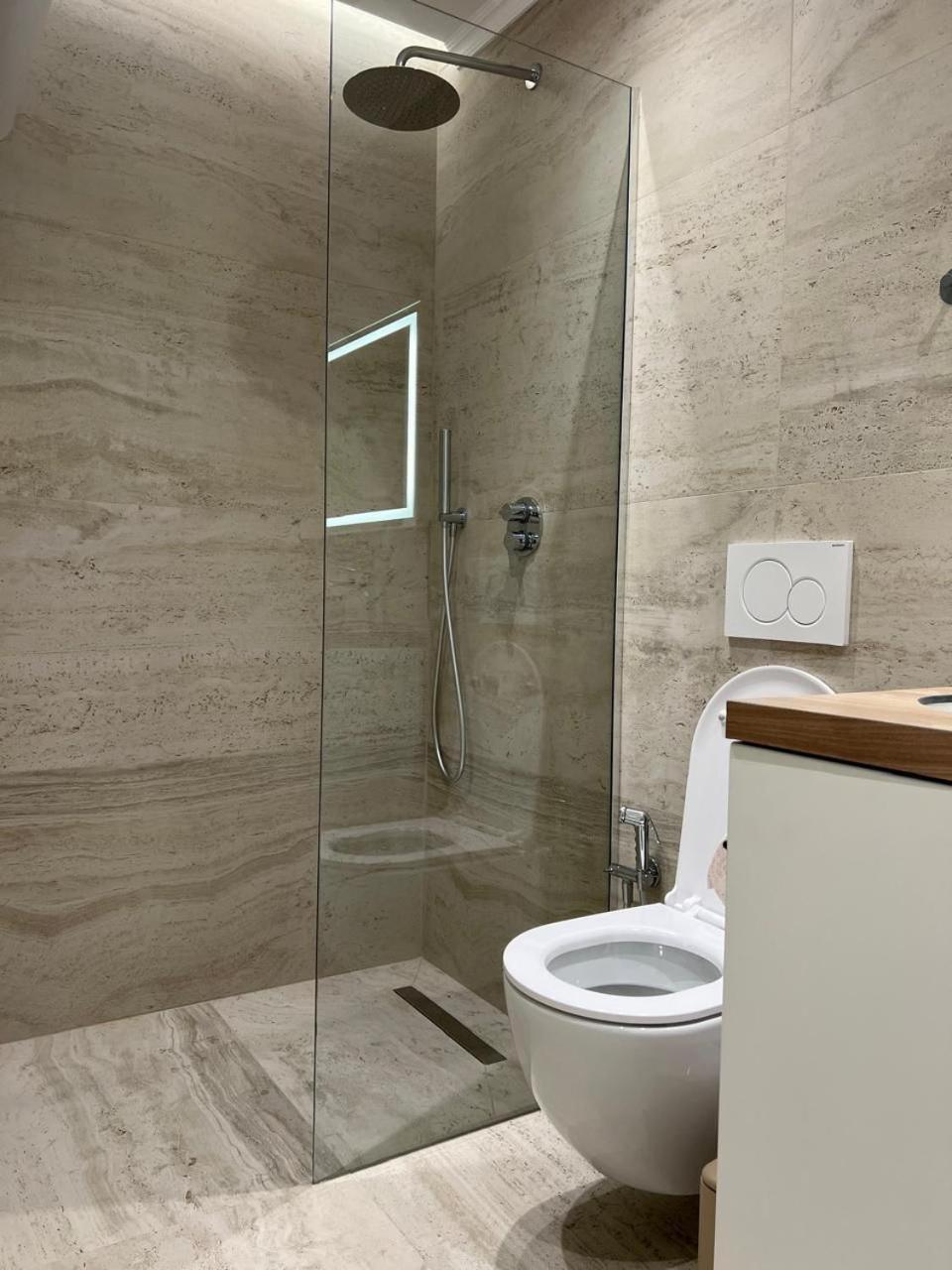 Anna'S Blloku Apartment Тирана Екстер'єр фото